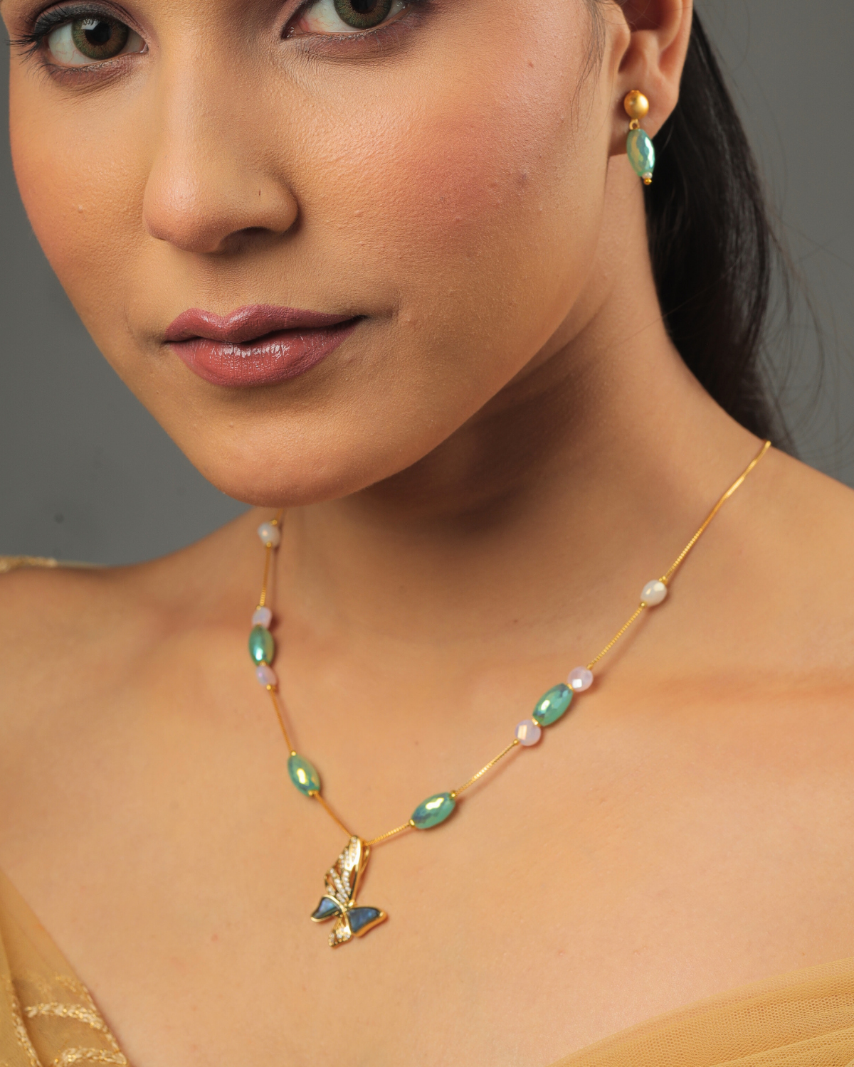 Elegant AD Pendant Necklace with stone earing